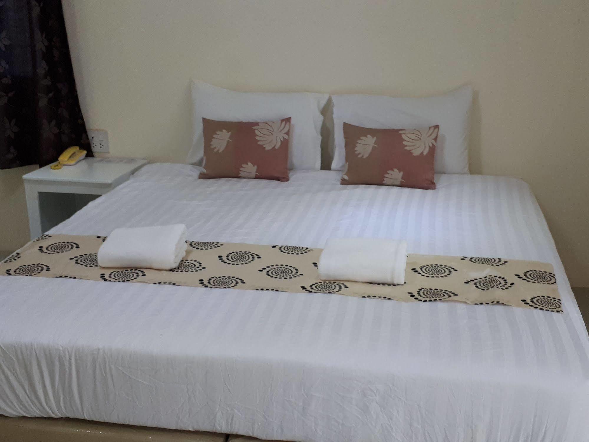 Lake Scene Resort Ratchaburi Bagian luar foto